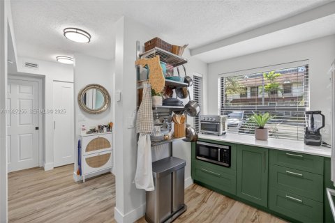 Touwnhouse à vendre à Fort Lauderdale, Floride: 3 chambres, 130.81 m2 № 1986089 - photo 19