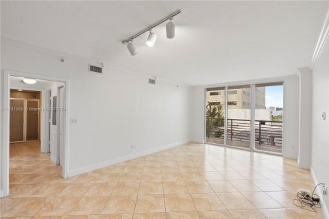 Apartment in Miami, Florida 2 bedrooms, 102.66 sq.m. № 1627107 - photo 4