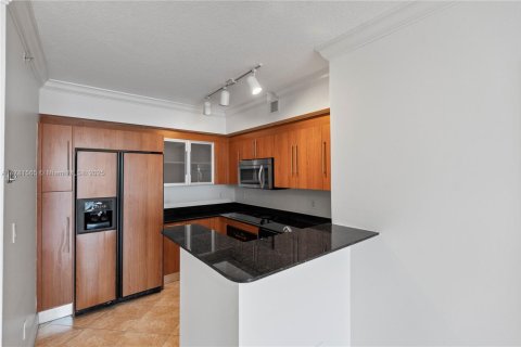 Apartment in Miami, Florida 2 bedrooms, 102.66 sq.m. № 1627107 - photo 8