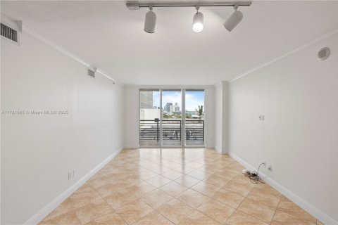 Apartment in Miami, Florida 2 bedrooms, 102.66 sq.m. № 1627107 - photo 5