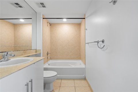 Apartment in Miami, Florida 2 bedrooms, 102.66 sq.m. № 1627107 - photo 26