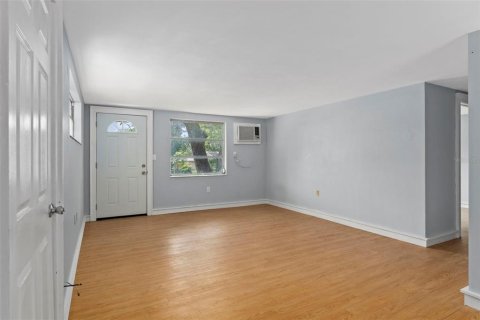 Villa ou maison à vendre à Beverly Hills, Floride: 1 chambre, 62.71 m2 № 1903553 - photo 9