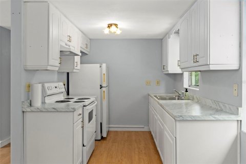 Villa ou maison à vendre à Beverly Hills, Floride: 1 chambre, 62.71 m2 № 1903553 - photo 13