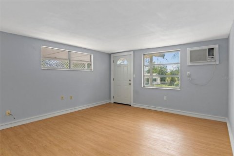 Villa ou maison à vendre à Beverly Hills, Floride: 1 chambre, 62.71 m2 № 1903553 - photo 8