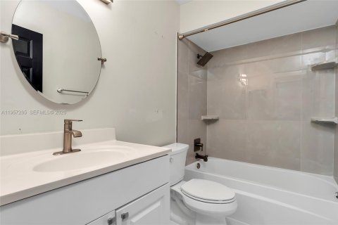 Купить таунхаус в Бока-Ратон, Флорида 3 спальни, 170.85м2, № 2153536 - фото 24