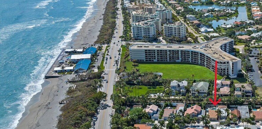 House in Jupiter, Florida 3 bedrooms, 178.93 sq.m. № 1065594