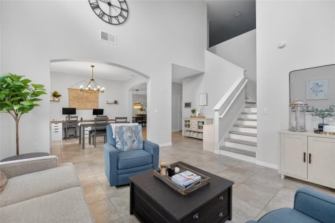 House in Ocala, Florida 5 bedrooms, 372.07 sq.m. № 2095080 - photo 6