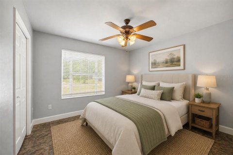 House in High Springs, Florida 4 bedrooms, 200.67 sq.m. № 2122049 - photo 30