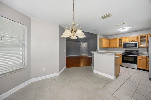 House in High Springs, Florida 4 bedrooms, 200.67 sq.m. № 2122049 - photo 12
