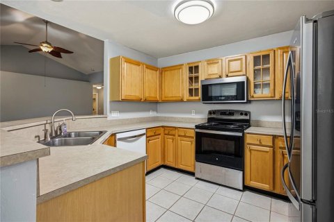 House in High Springs, Florida 4 bedrooms, 200.67 sq.m. № 2122049 - photo 11