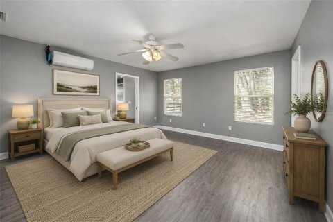 House in High Springs, Florida 4 bedrooms, 200.67 sq.m. № 2122049 - photo 19