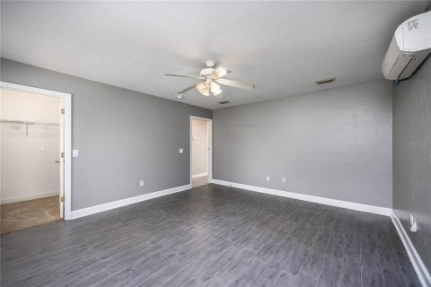 House in High Springs, Florida 4 bedrooms, 200.67 sq.m. № 2122049 - photo 21