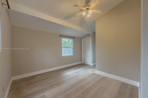 House in Fort Lauderdale, Florida 4 bedrooms, 147.16 sq.m. № 1685697 - photo 12