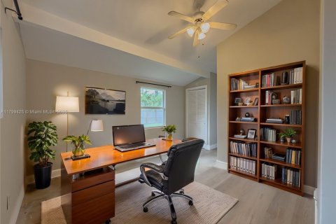 House in Fort Lauderdale, Florida 4 bedrooms, 147.16 sq.m. № 1685697 - photo 11