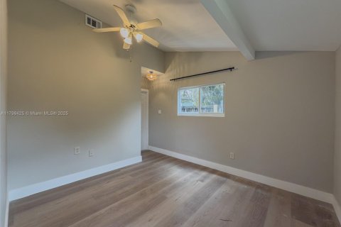 House in Fort Lauderdale, Florida 4 bedrooms, 147.16 sq.m. № 1685697 - photo 14