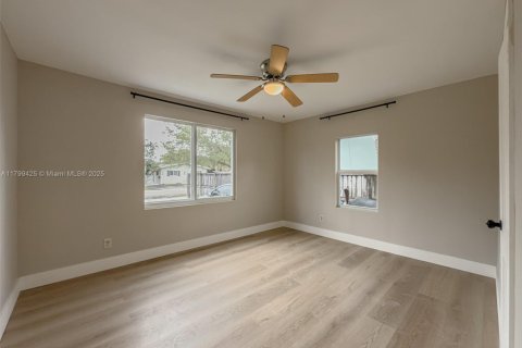 House in Fort Lauderdale, Florida 4 bedrooms, 147.16 sq.m. № 1685697 - photo 7