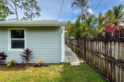 House in Fort Lauderdale, Florida 4 bedrooms, 147.16 sq.m. № 1685697 - photo 30