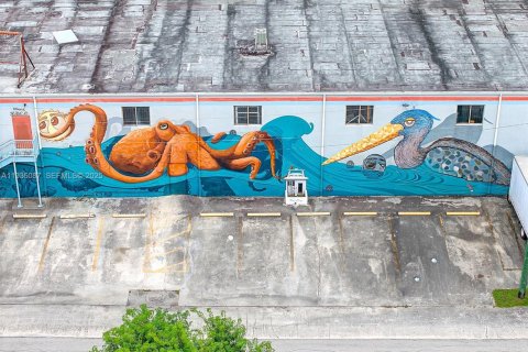 Commercial property in Medley, Florida № 1994174 - photo 8