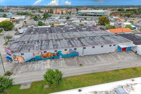 Commercial property in Medley, Florida № 1994174 - photo 4