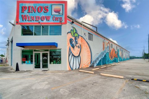 Commercial property in Medley, Florida № 1994174 - photo 11