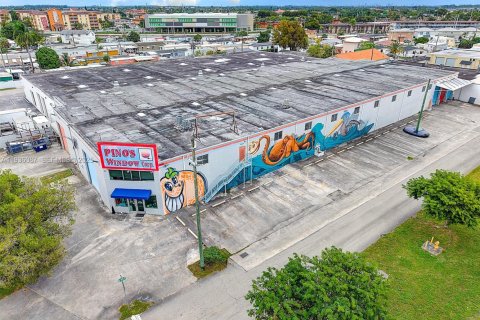 Commercial property in Medley, Florida № 1994174 - photo 9