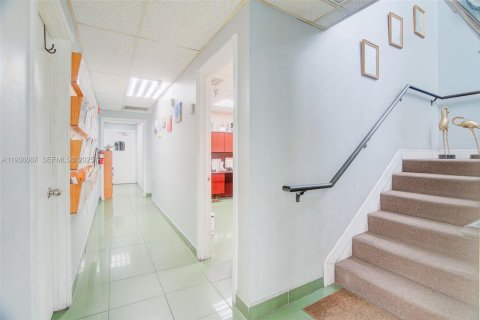 Commercial property in Medley, Florida № 1994174 - photo 28