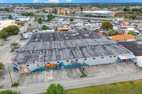 Commercial property in Medley, Florida № 1994174 - photo 10