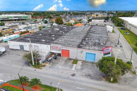 Commercial property in Medley, Florida № 1994174 - photo 5