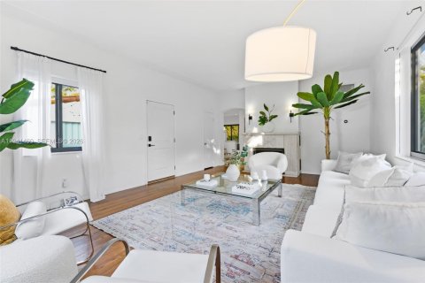 Villa ou maison à vendre à Miami Shores, Floride: 3 chambres, 217.11 m2 № 1998638 - photo 6