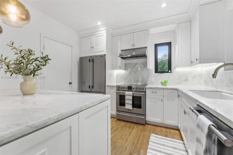 Villa ou maison à vendre à Miami Shores, Floride: 3 chambres, 217.11 m2 № 1998638 - photo 16