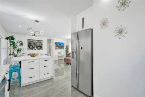 Casa en venta en Fort Lauderdale, Florida, 4 dormitorios, 171.5 m2 № 1874969 - foto 10