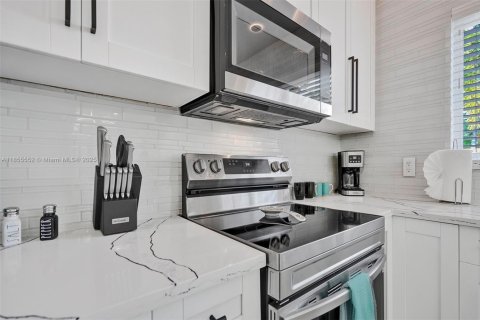 Casa en venta en Fort Lauderdale, Florida, 4 dormitorios, 171.5 m2 № 1874969 - foto 19