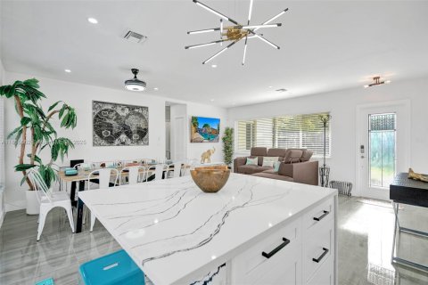 Casa en venta en Fort Lauderdale, Florida, 4 dormitorios, 171.5 m2 № 1874969 - foto 6