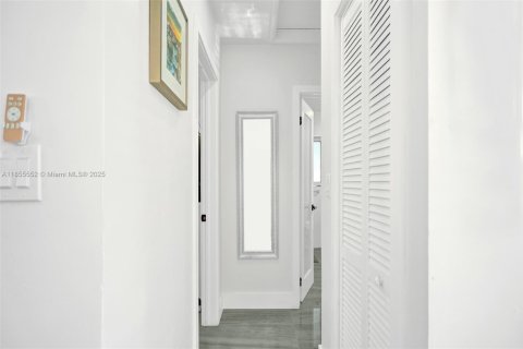 Casa en venta en Fort Lauderdale, Florida, 4 dormitorios, 171.5 m2 № 1874969 - foto 20