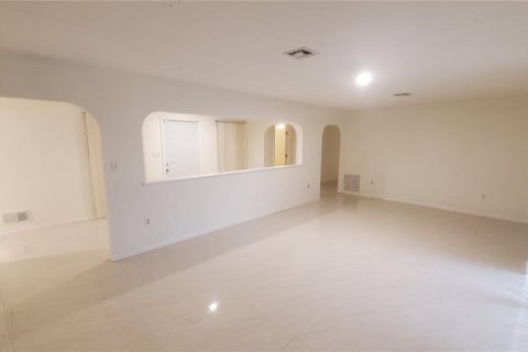 Casa en venta en Port Charlotte, Florida, 4 dormitorios, 208.29 m2 № 1909263 - foto 13