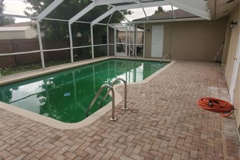 Casa en venta en Port Charlotte, Florida, 4 dormitorios, 208.29 m2 № 1909263 - foto 3