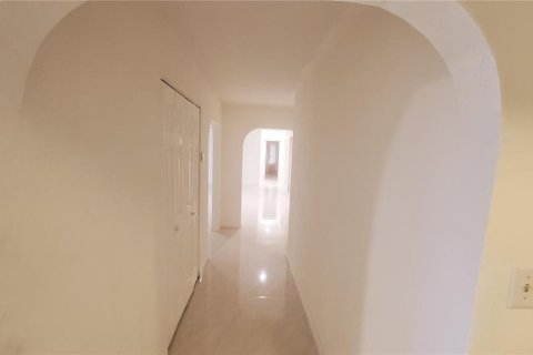 Casa en venta en Port Charlotte, Florida, 4 dormitorios, 208.29 m2 № 1909263 - foto 15