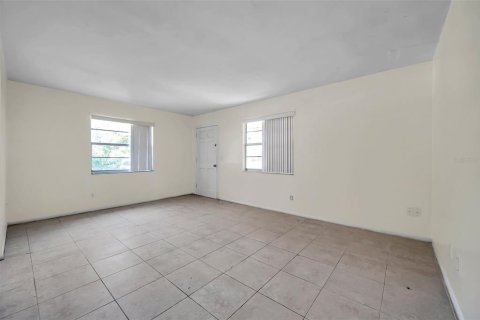 Propiedad comercial en venta en Largo, Florida, 5 dormitorios, 171.5 m2 № 1537367 - foto 8