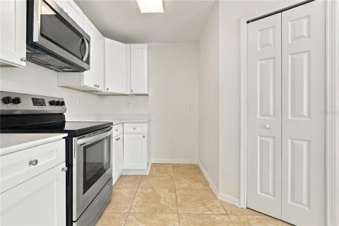 House in Bradenton, Florida 3 bedrooms, 188.03 sq.m. № 2420598 - photo 11