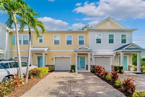 Townhouse in Dunedin, Florida 2 bedrooms, 130.99 sq.m. № 1885849 - photo 3
