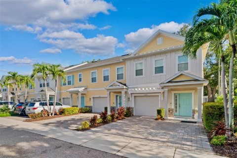 Townhouse in Dunedin, Florida 2 bedrooms, 130.99 sq.m. № 1885849 - photo 4