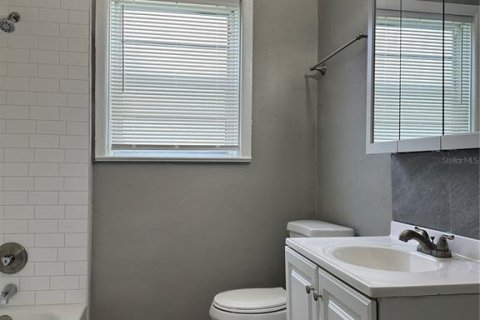 House in Winter Haven, Florida 3 bedrooms, 95.41 sq.m. № 1609817 - photo 15