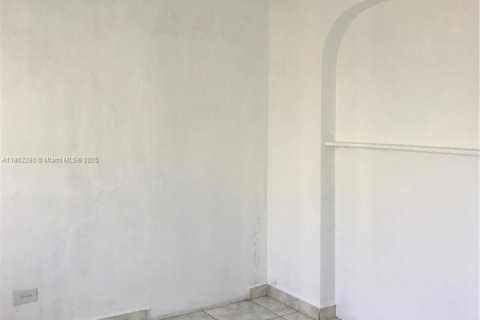 Condo in Miami, Florida, 2 bedrooms № 1890672 - photo 14