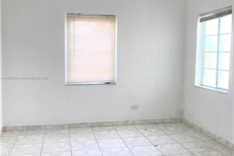 Condo in Miami, Florida, 2 bedrooms № 1890672 - photo 17