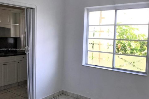 Condo in Miami, Florida, 2 bedrooms № 1890672 - photo 16