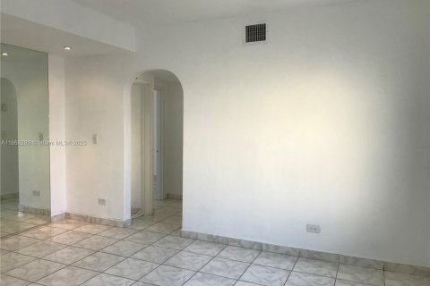 Condo in Miami, Florida, 2 bedrooms № 1890672 - photo 21