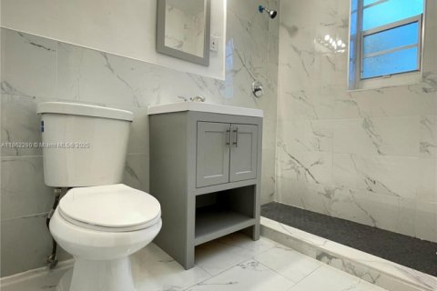 Condo in Miami, Florida, 2 bedrooms № 1890672 - photo 7