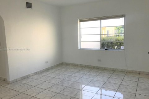 Condo in Miami, Florida, 2 bedrooms № 1890672 - photo 22