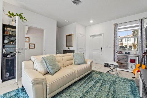 Купить таунхаус в Майами, Флорида 3 спальни, 123.65м2, № 2060147 - фото 8