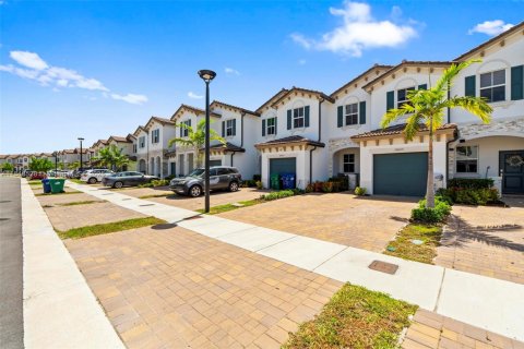 Купить таунхаус в Майами, Флорида 3 спальни, 123.65м2, № 2060147 - фото 2